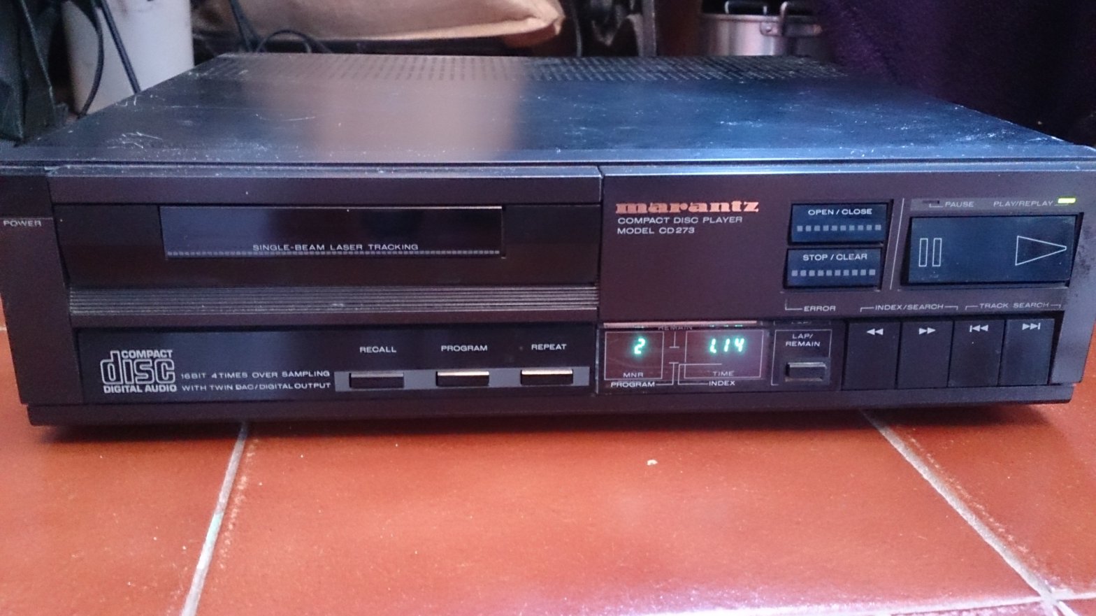 Marantz CD273 front panel